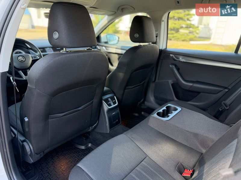 Универсал Skoda Octavia 2019 в Радивилове