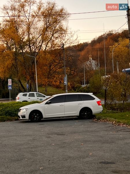 Универсал Skoda Octavia 2015 в Ужгороде