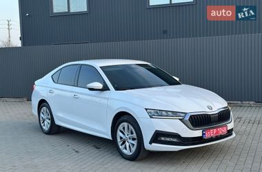 Ліфтбек Skoda Octavia 2021 в Ужгороді
