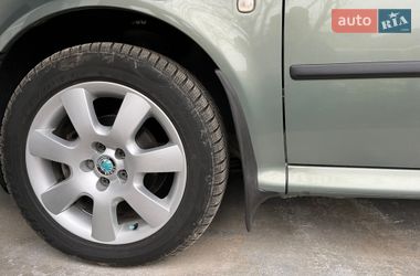 Ліфтбек Skoda Octavia 2003 в Вижниці