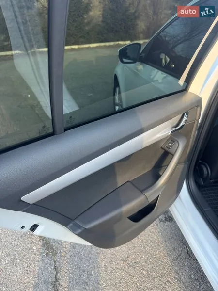 Skoda Octavia 2018 VIN TMBJG7NE8J0287442 фото оголошення 29 з 76