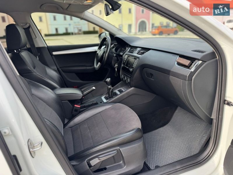 Универсал Skoda Octavia 2015 в Ужгороде