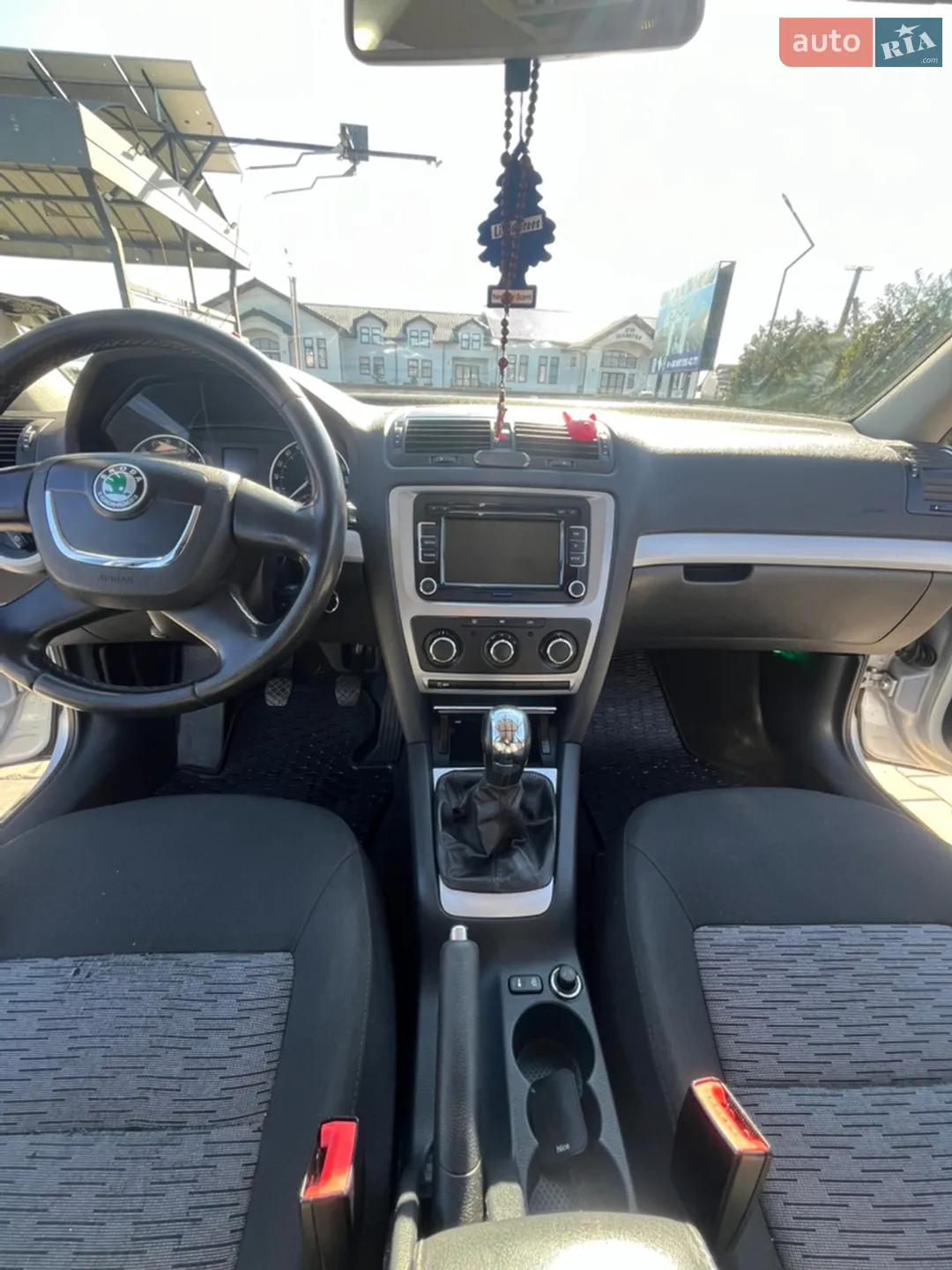 2010 Skoda Octavia - мініатюра 16