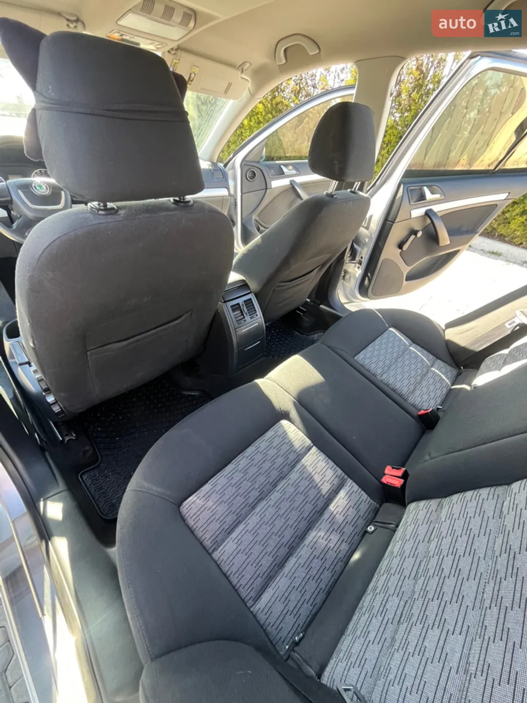 2010 Skoda Octavia - мініатюра 17