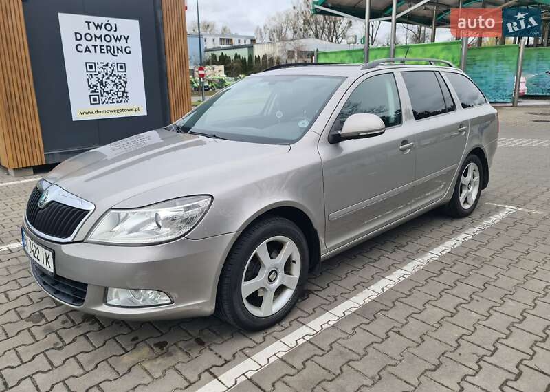 Универсал Skoda Octavia 2012 в Остроге