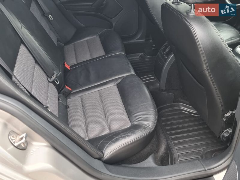 Универсал Skoda Octavia 2012 в Остроге