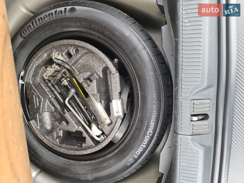 Универсал Skoda Octavia 2012 в Остроге