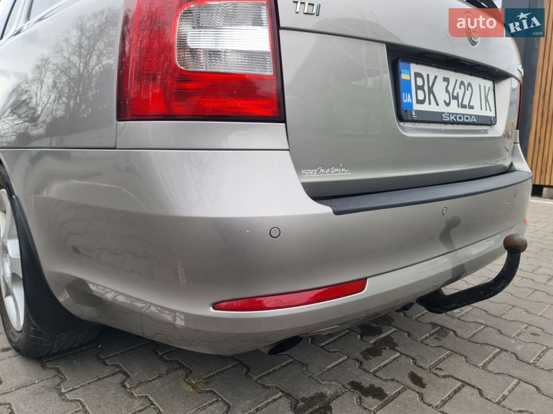 Универсал Skoda Octavia 2012 в Остроге