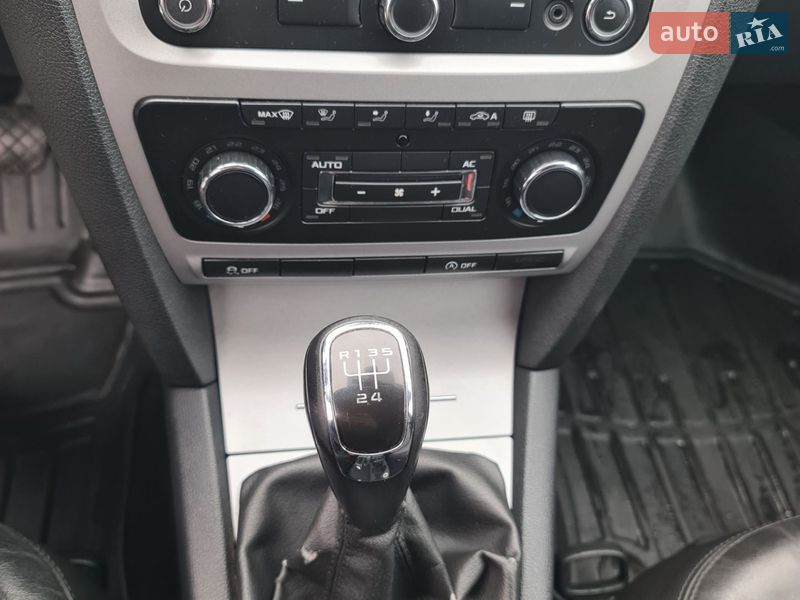 Универсал Skoda Octavia 2012 в Остроге