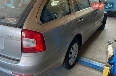 Универсал Skoda Octavia 2012 в Камне-Каширском