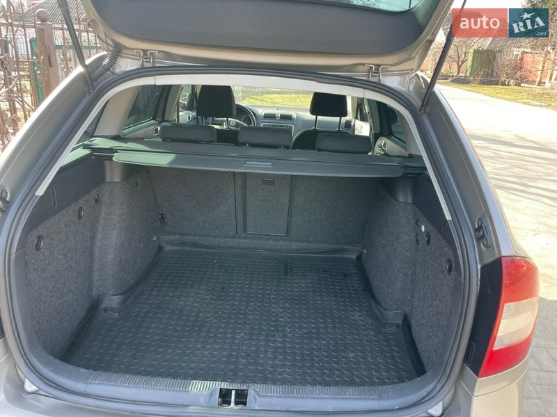 Универсал Skoda Octavia 2010 в Новомосковске