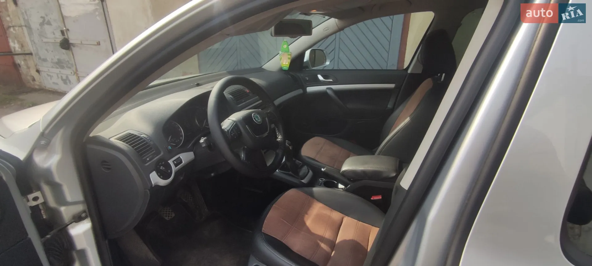 2011 Skoda Octavia - мініатюра 16