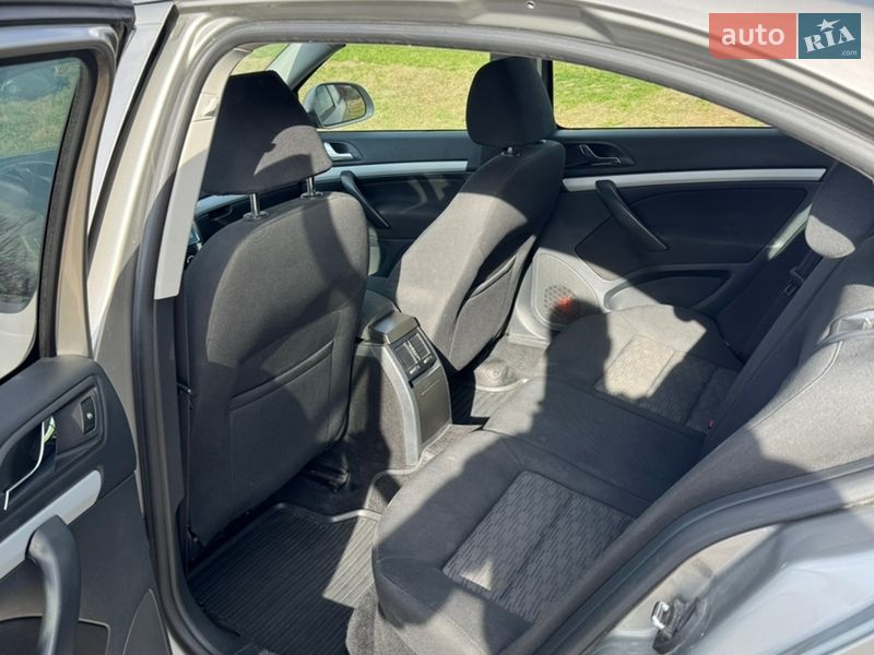 Лифтбек Skoda Octavia 2010 в Изяславе фото 11 Лифтбек Skoda Octavia 2010 в Изяславе