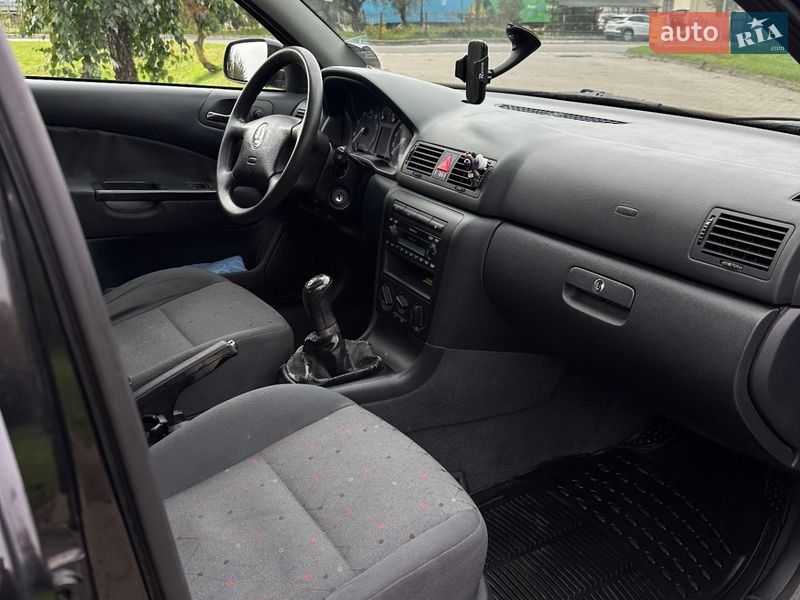 Лифтбек Skoda Octavia 2003 в Бродах