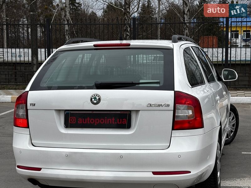 Универсал Skoda Octavia 2012 в Белогородке