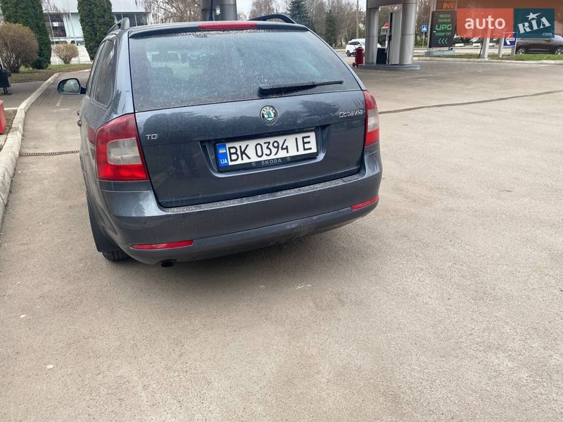 Универсал Skoda Octavia 2012 в Ровно