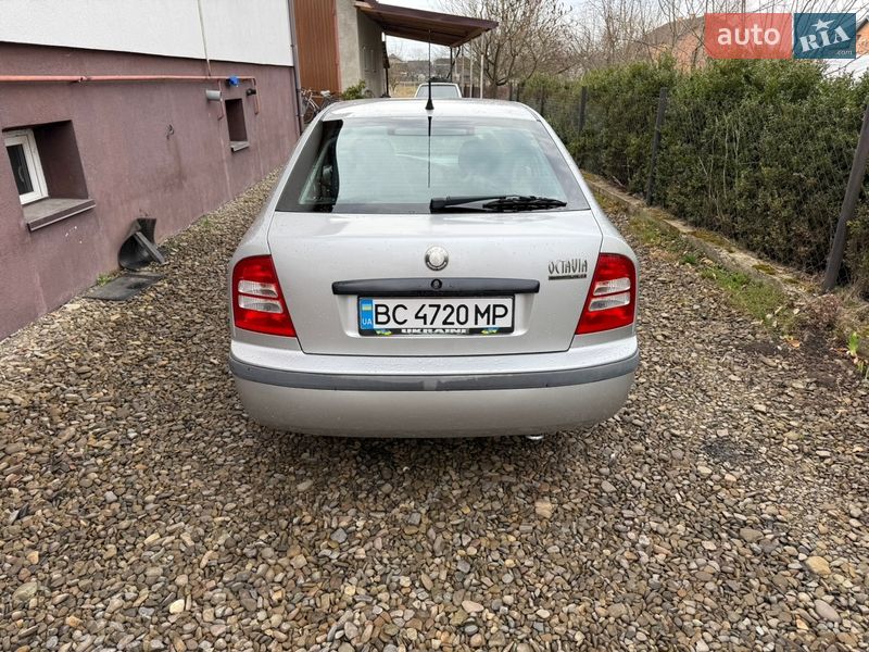 Лифтбек Skoda Octavia 2002 в Львове