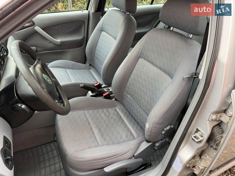 Лифтбек Skoda Octavia 2002 в Львове