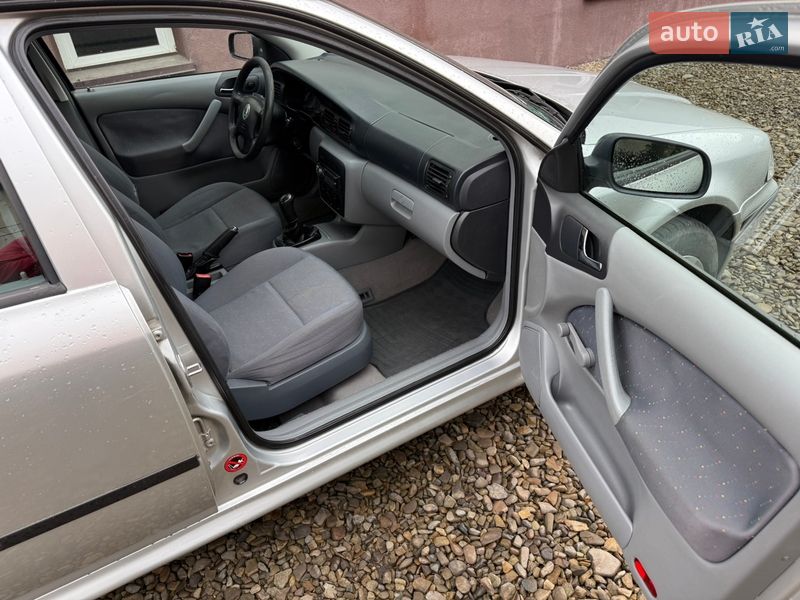 Лифтбек Skoda Octavia 2002 в Львове