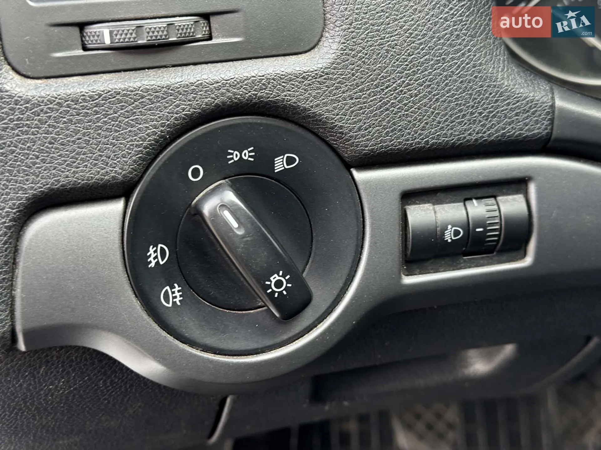 2011 Skoda Octavia - мініатюра 32