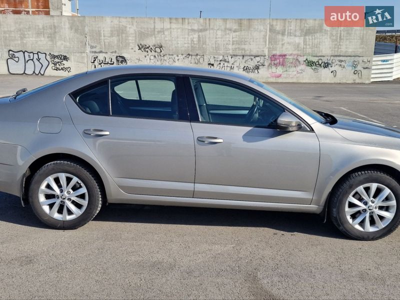Лифтбек Skoda Octavia 2017 в Львове