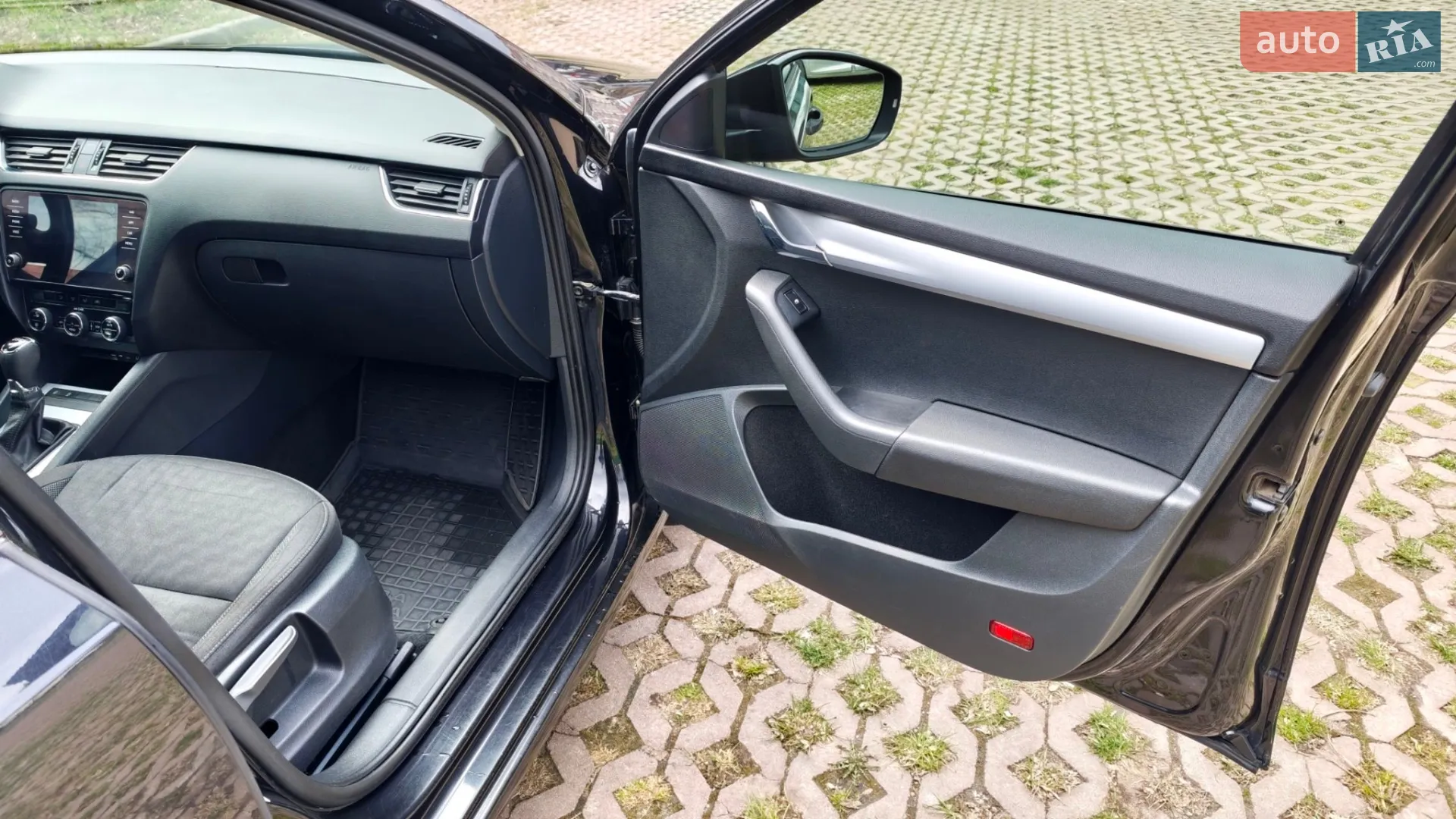 2017 Skoda Octavia - мініатюра 38