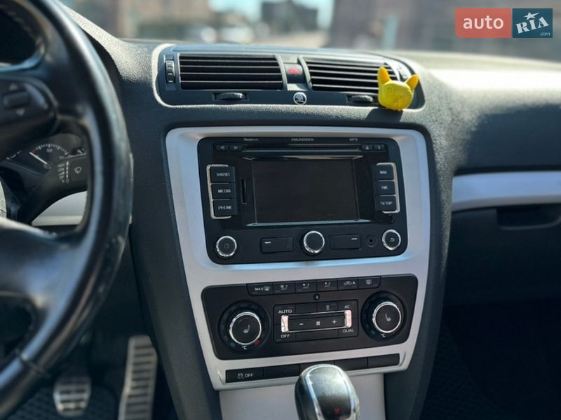 Універсал Skoda Octavia 2011 в Чернівцях