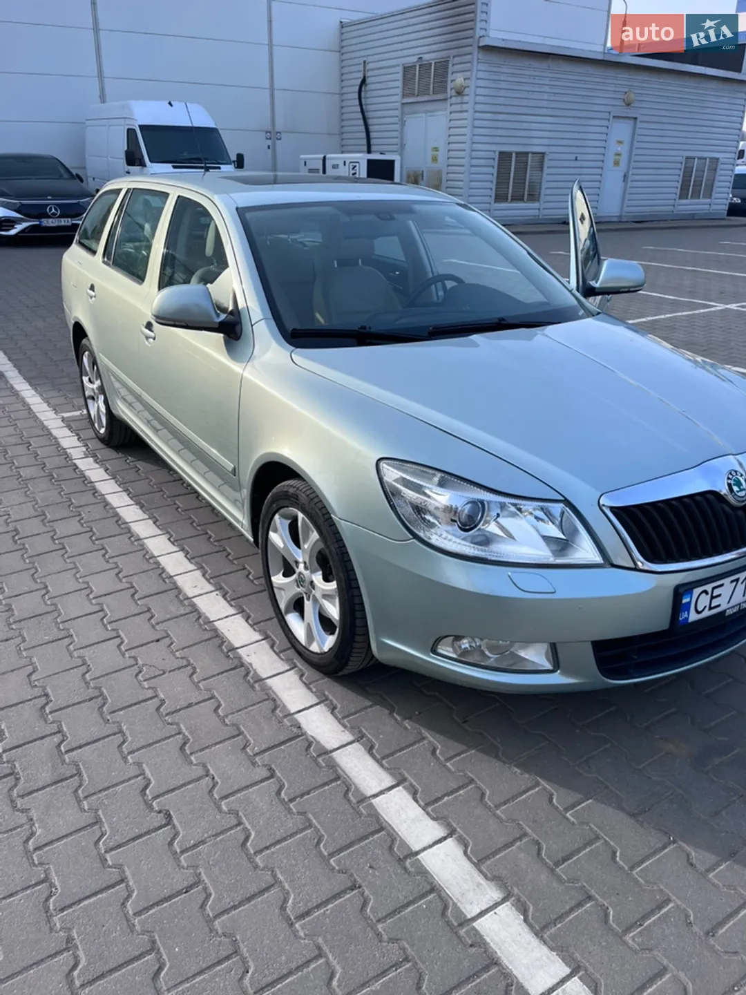 2011 Skoda Octavia - мініатюра 11