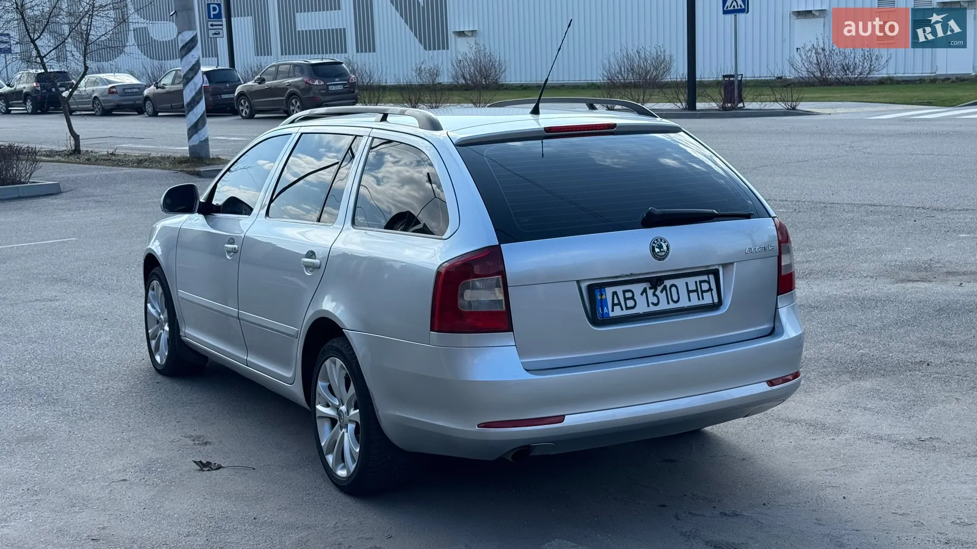 2010 Skoda Octavia - мініатюра 11