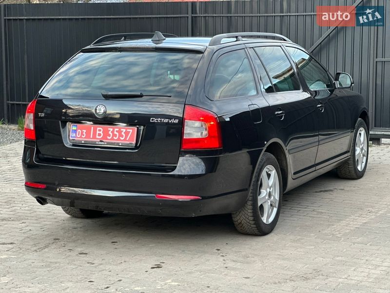 Універсал Skoda Octavia 2012 в Сарнах