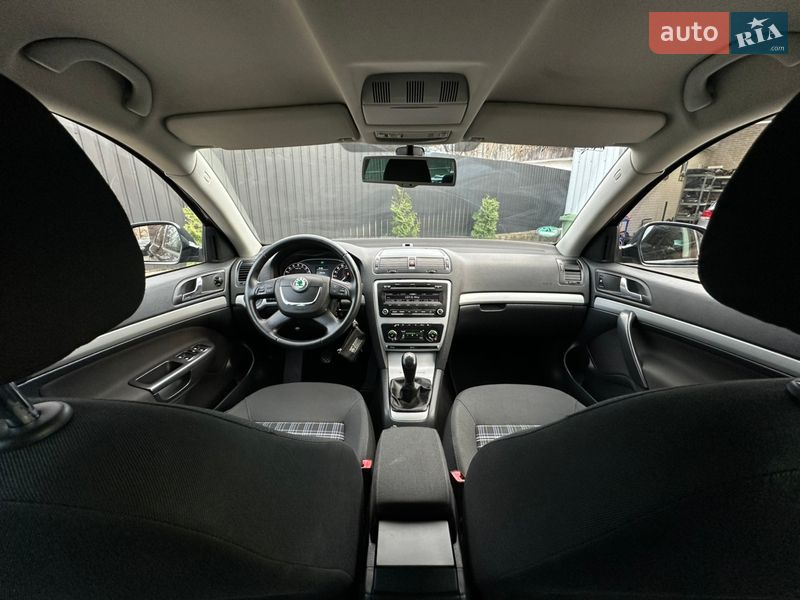 Універсал Skoda Octavia 2012 в Сарнах