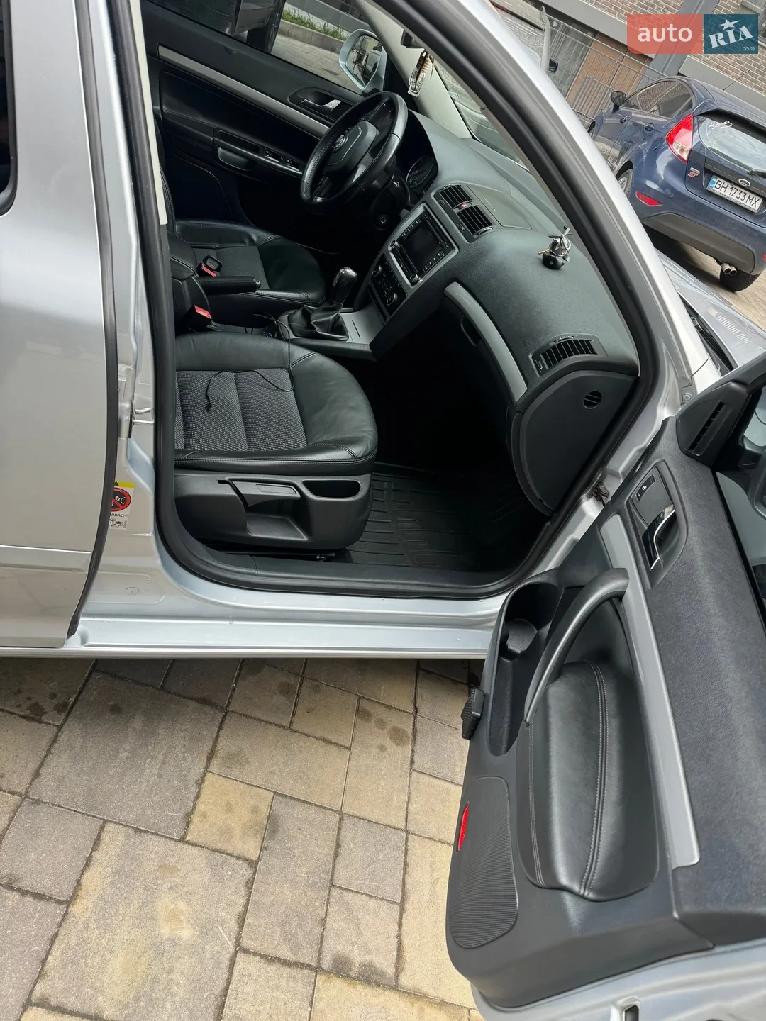 2010 Skoda Octavia - мініатюра 13