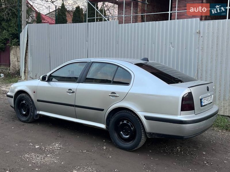 Лифтбек Skoda Octavia 2000 в Черновцах