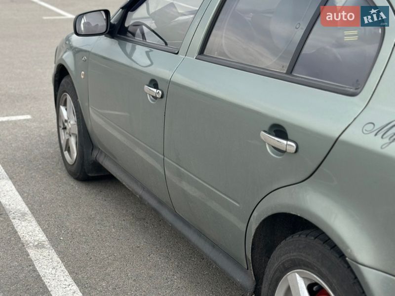 Лифтбек Skoda Octavia 2004 в Киеве