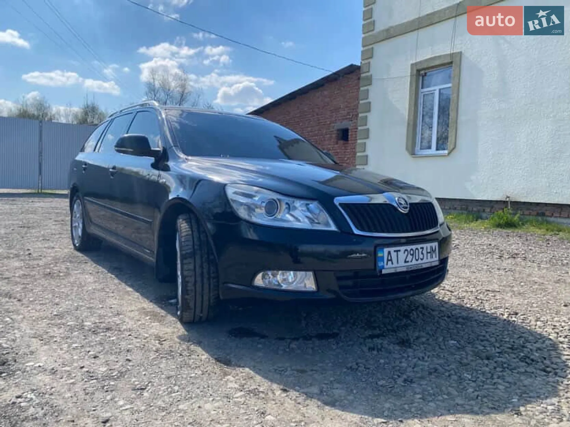 2010 Skoda Octavia - мініатюра 2