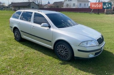 Універсал Skoda Octavia 2004 в Надвірній
