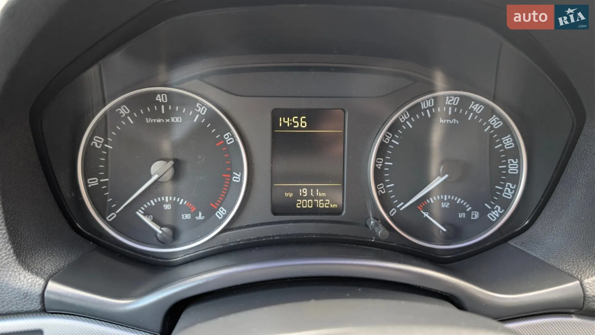 2010 Skoda Octavia - мініатюра 13