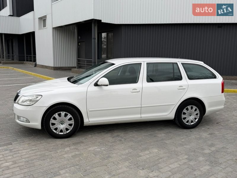 Ліфтбек Skoda Octavia 2012 в Кам'янському