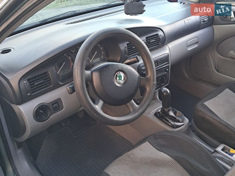 Лифтбек Skoda Octavia 2002 в Макарове