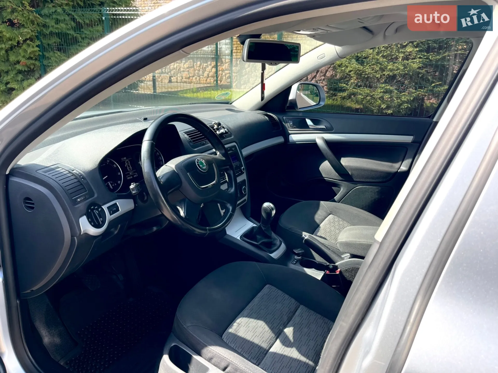 2010 Skoda Octavia - мініатюра 10