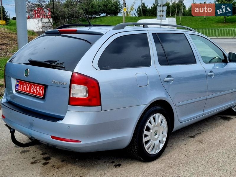 Універсал Skoda Octavia 2009 в Дніпрі