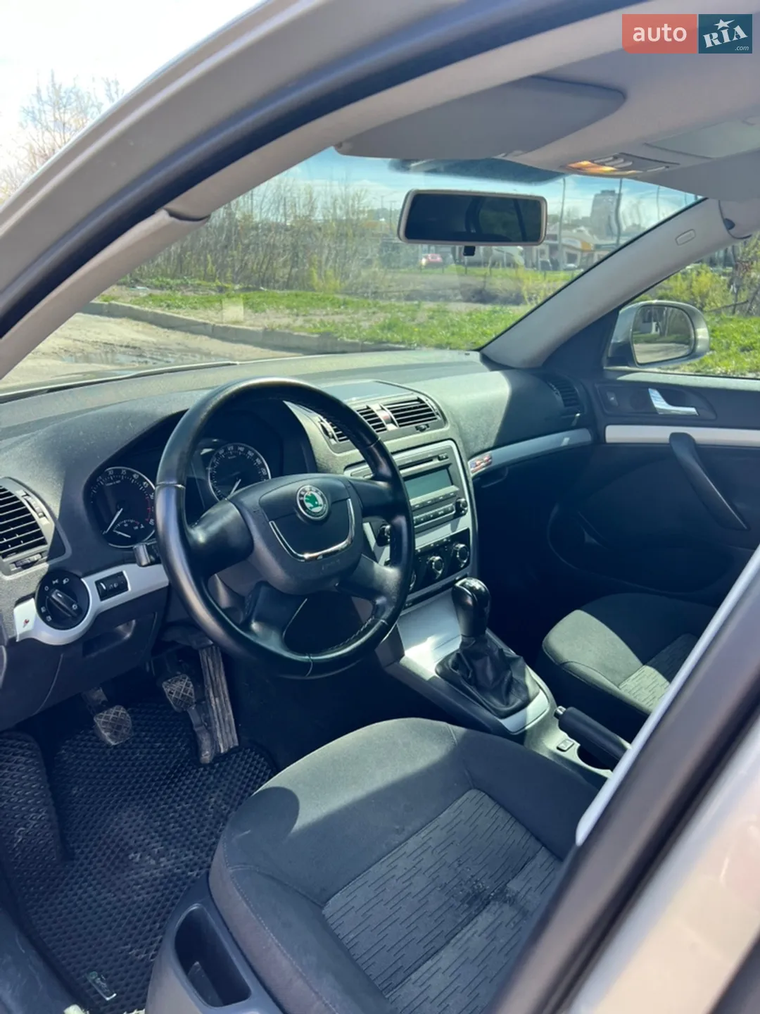 2010 Skoda Octavia - мініатюра 12