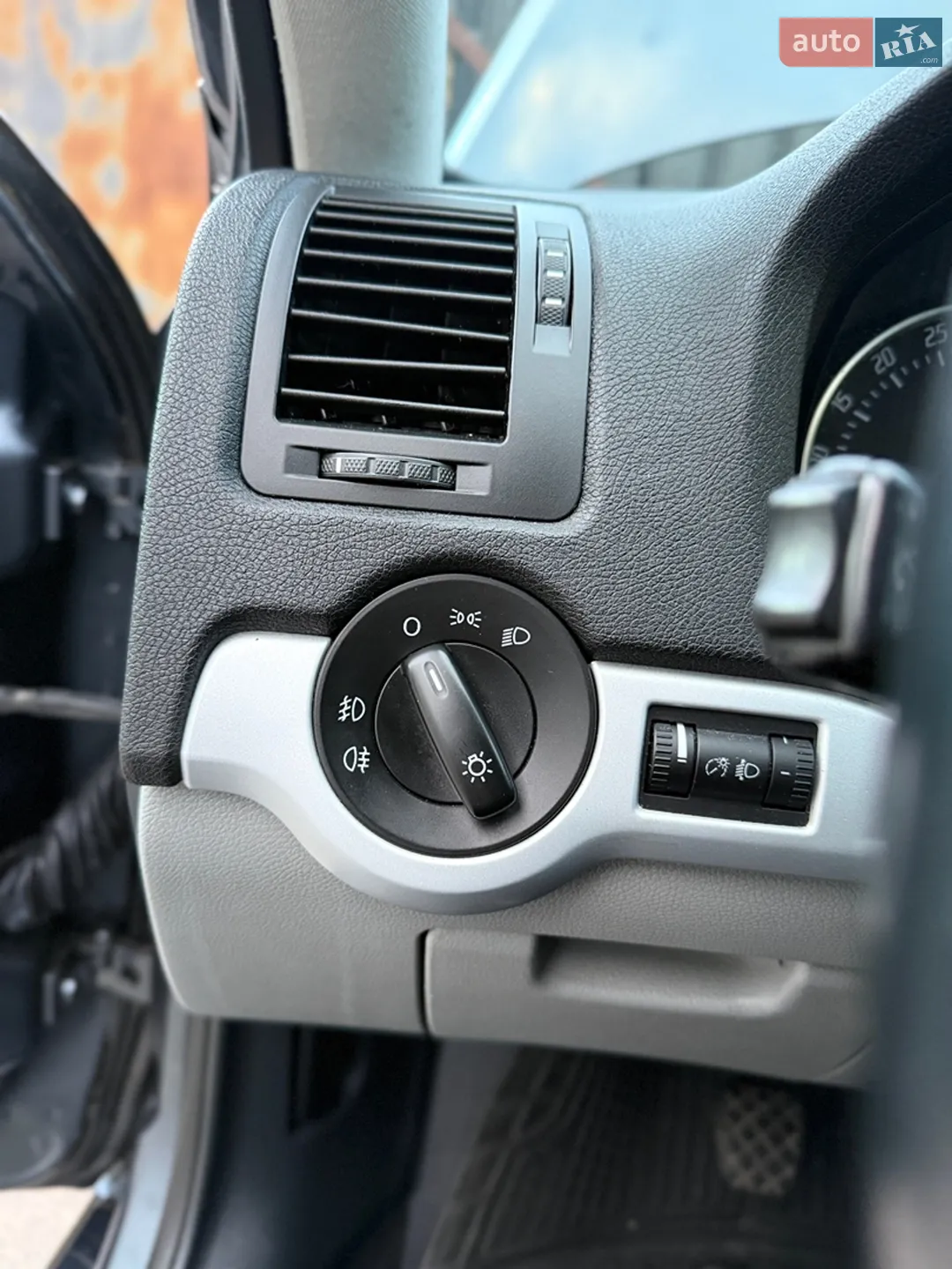 2011 Skoda Octavia - мініатюра 29