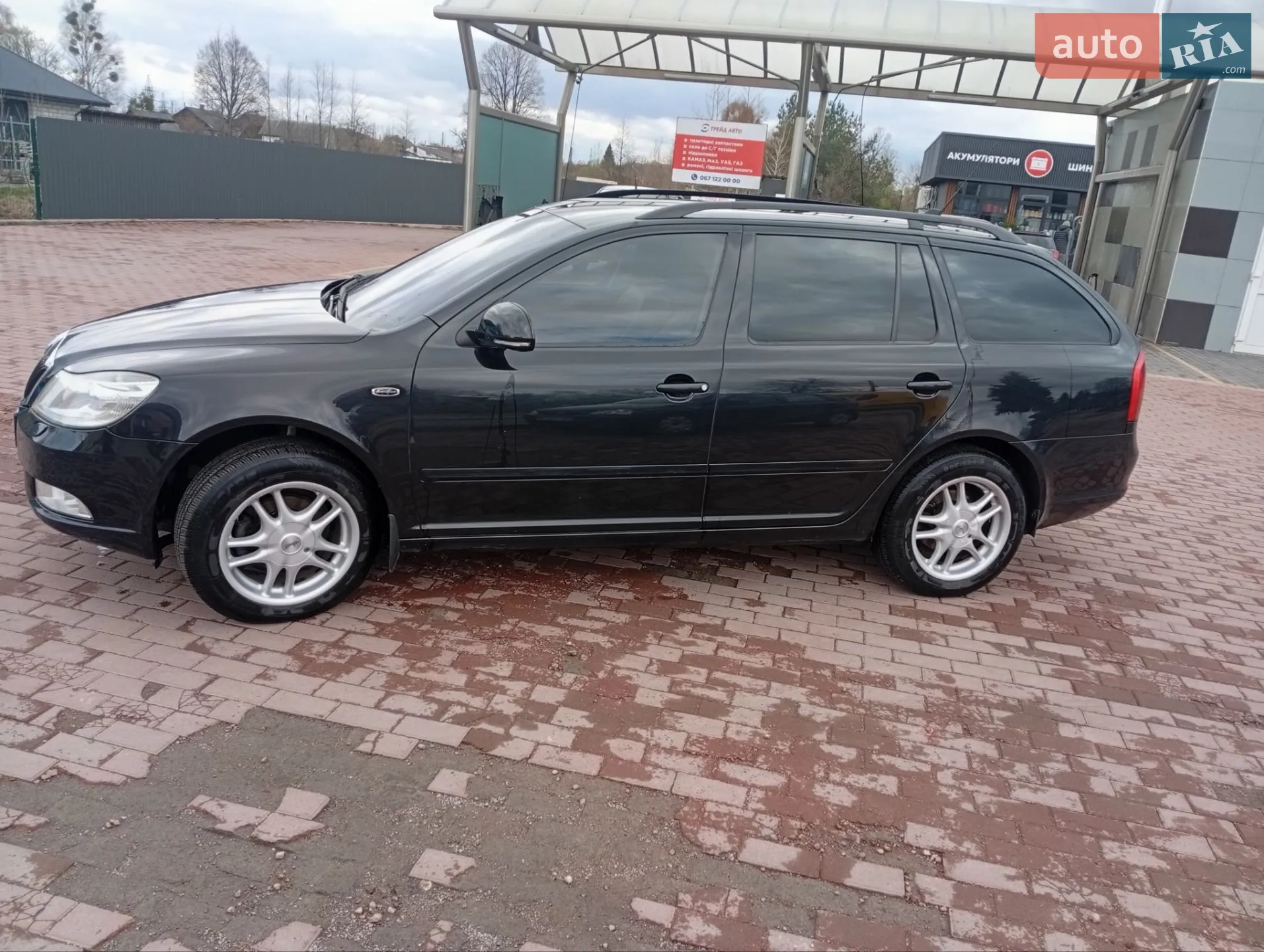 2010 Skoda Octavia - мініатюра 2