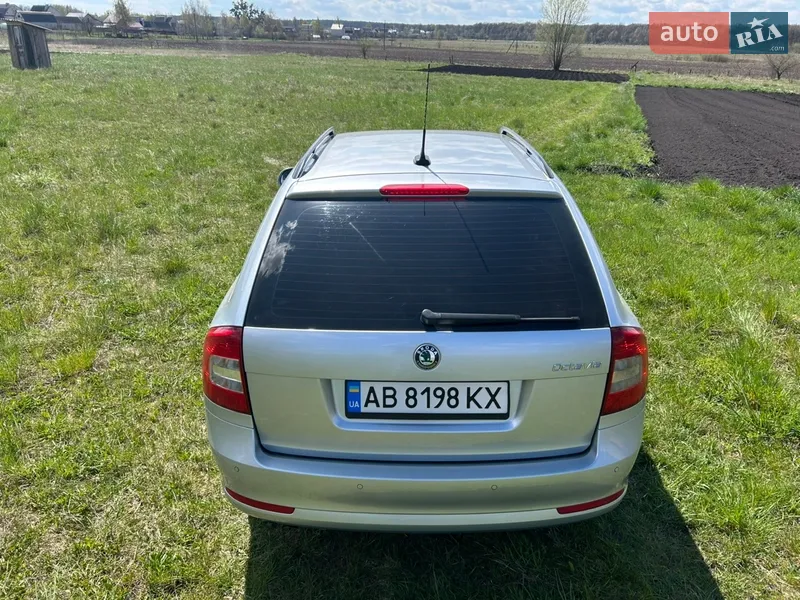 Skoda Octavia 2010 VIN TMBGJ61Z0B8015999 фото оголошення 10 з 63
