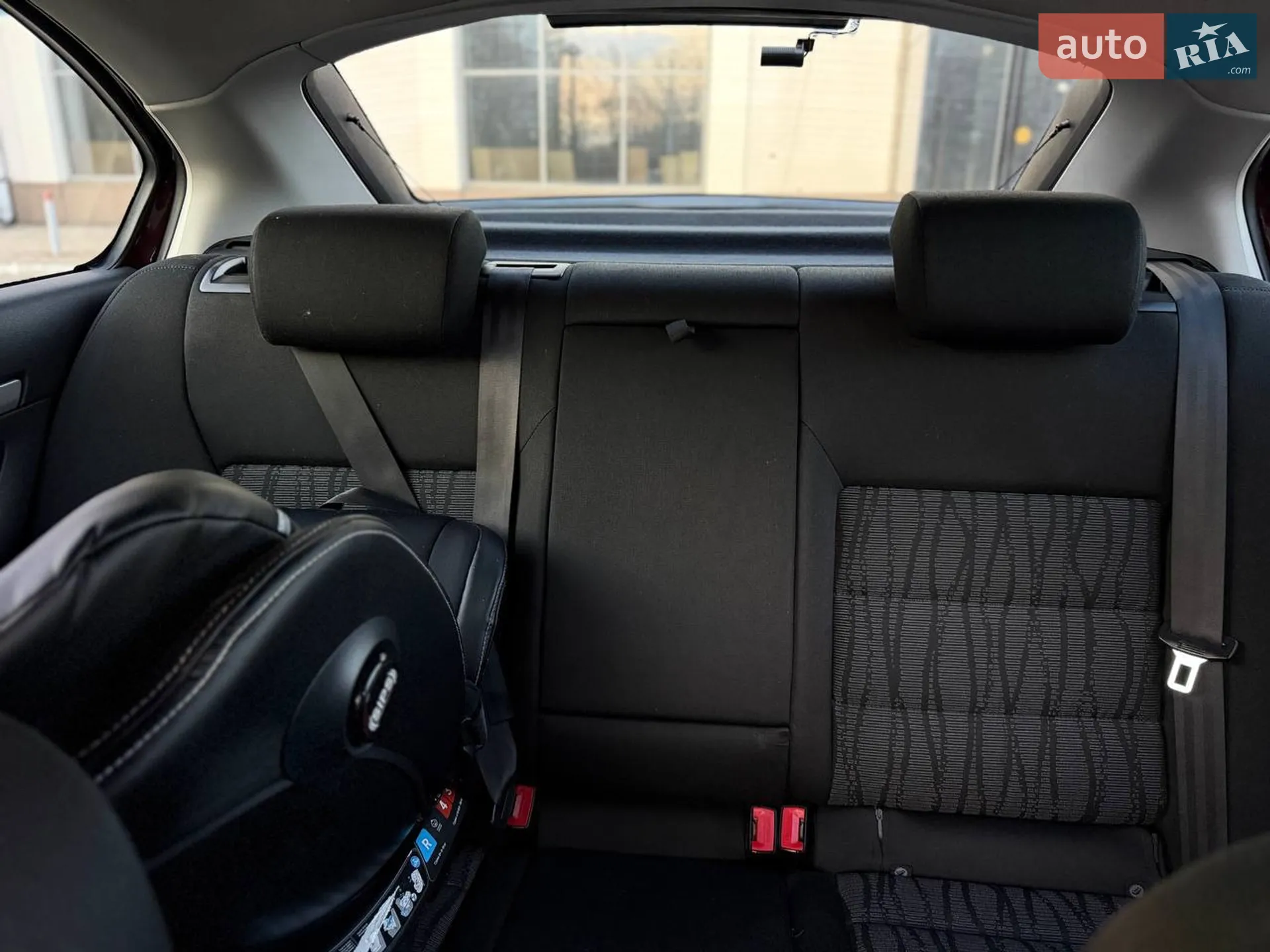 2010 Skoda Octavia - мініатюра 13