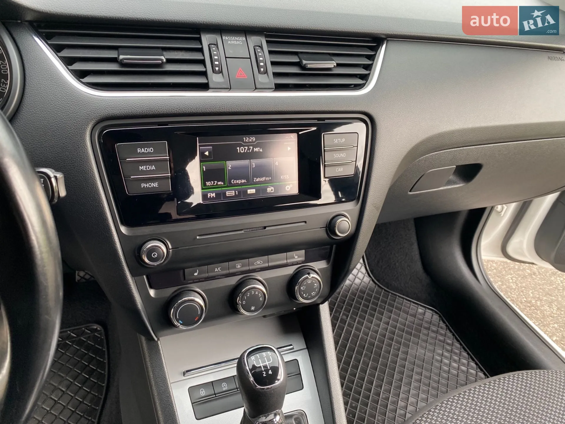 2016 Skoda Octavia - мініатюра 8