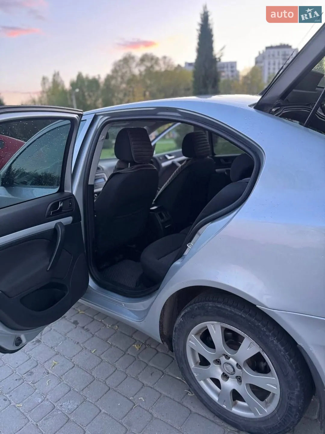 2010 Skoda Octavia - мініатюра 6