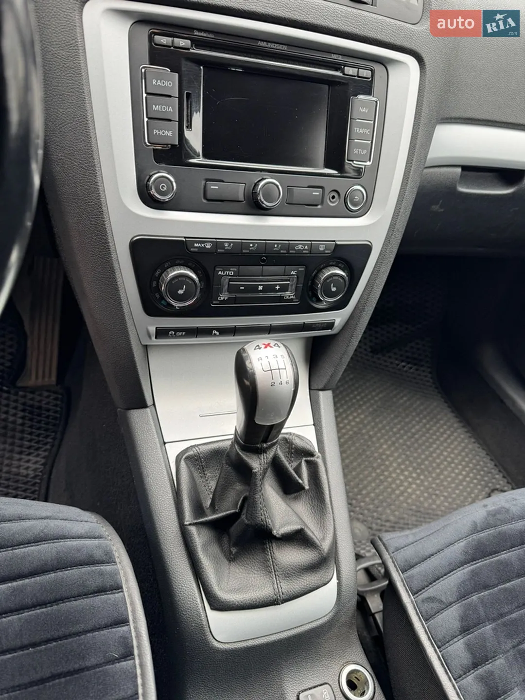2010 Skoda Octavia - мініатюра 18