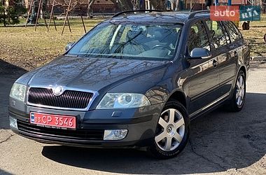 Универсал Skoda Octavia 2007 в Хороле